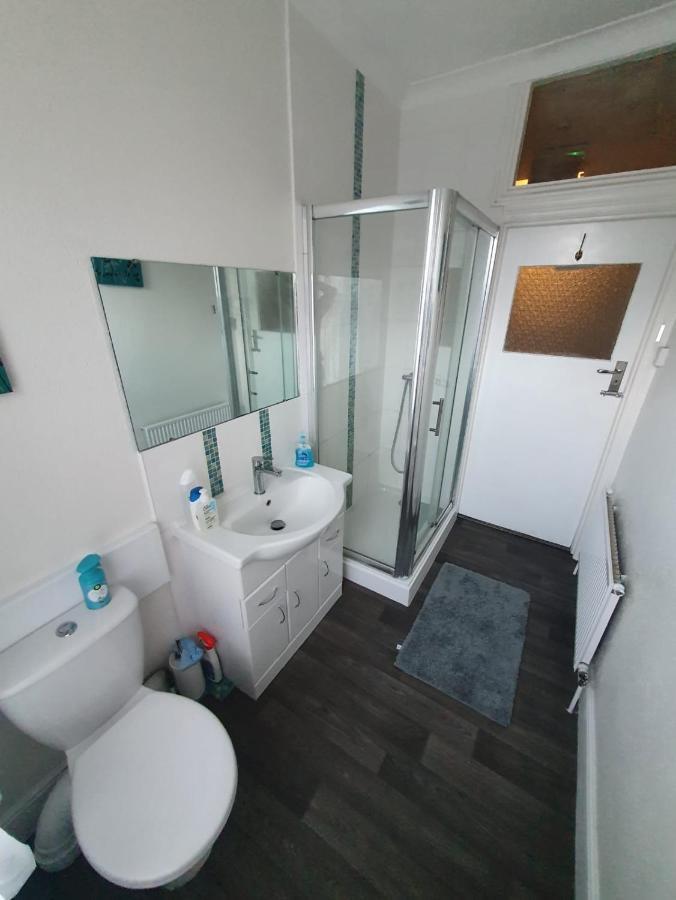 Poole Stay Екстер'єр фото